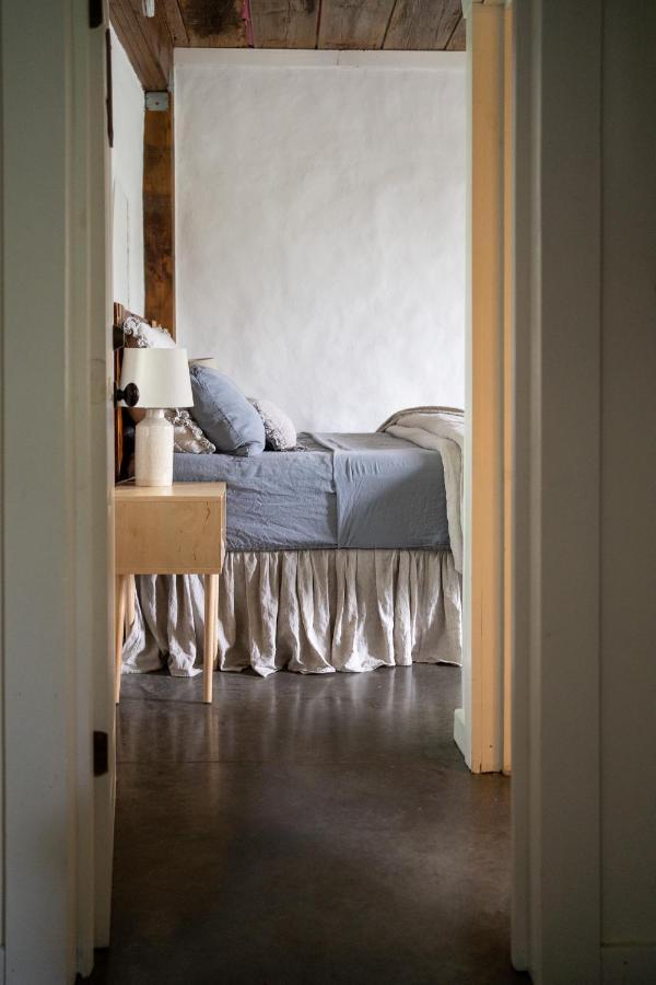 Owl'S Nest Suites Carrying Place Екстер'єр фото