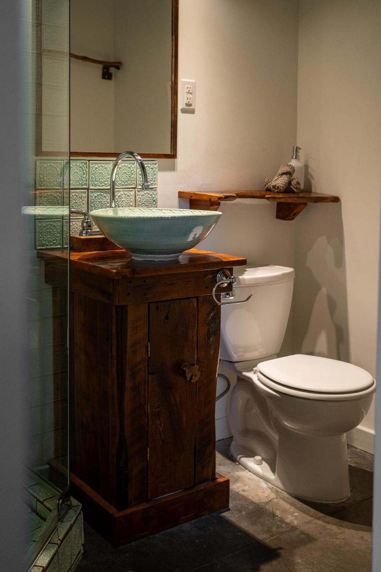 Owl'S Nest Suites Carrying Place Екстер'єр фото