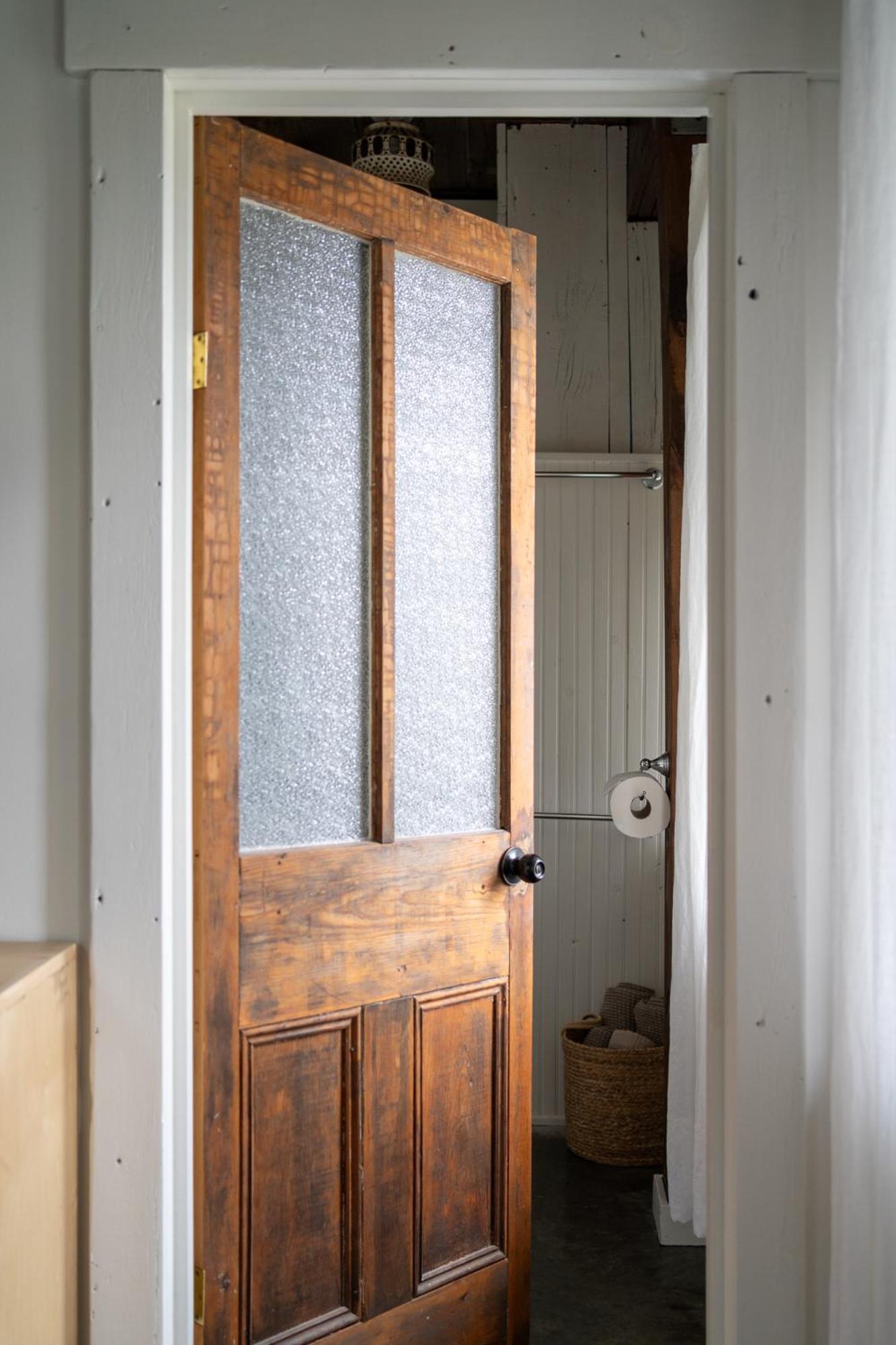 Owl'S Nest Suites Carrying Place Екстер'єр фото